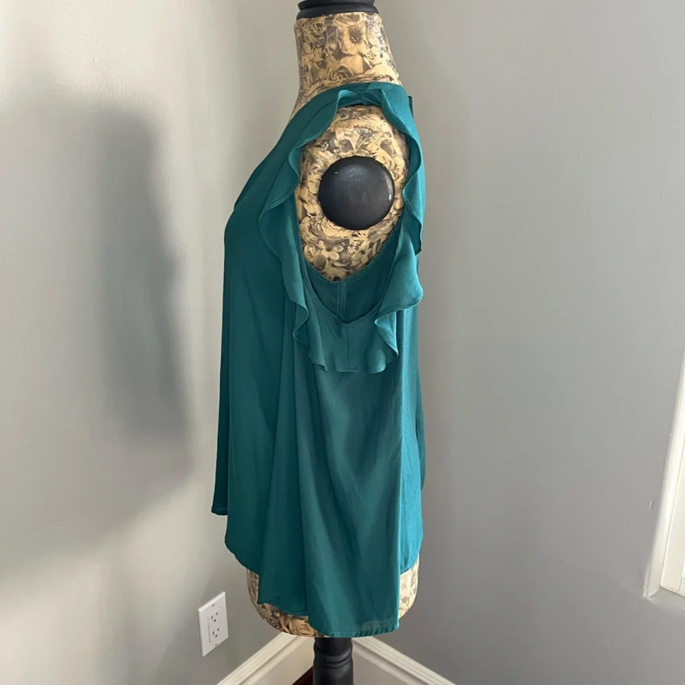 Cold Shoulder Ruffle Top - Picture 2 of 3